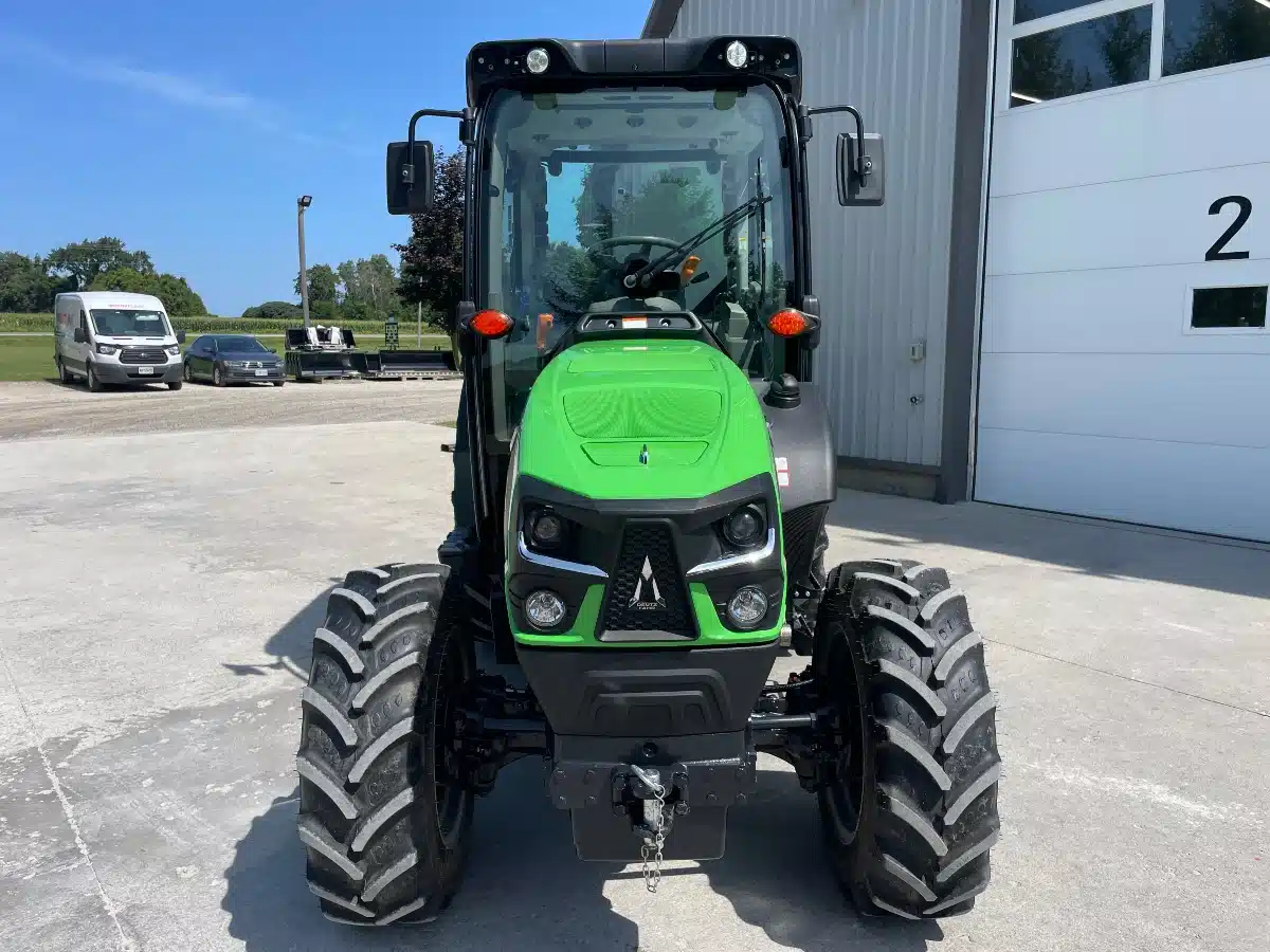 Photo de la Galerie 2 pour 2026 Deutz Fahr 5095DF Tracteur