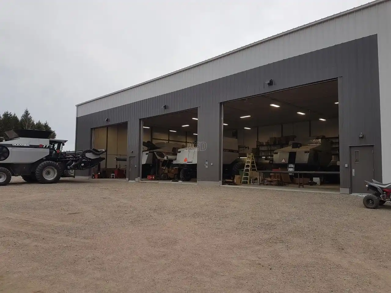 Gallery image 1 for Used 2006 Gleaner R Combine