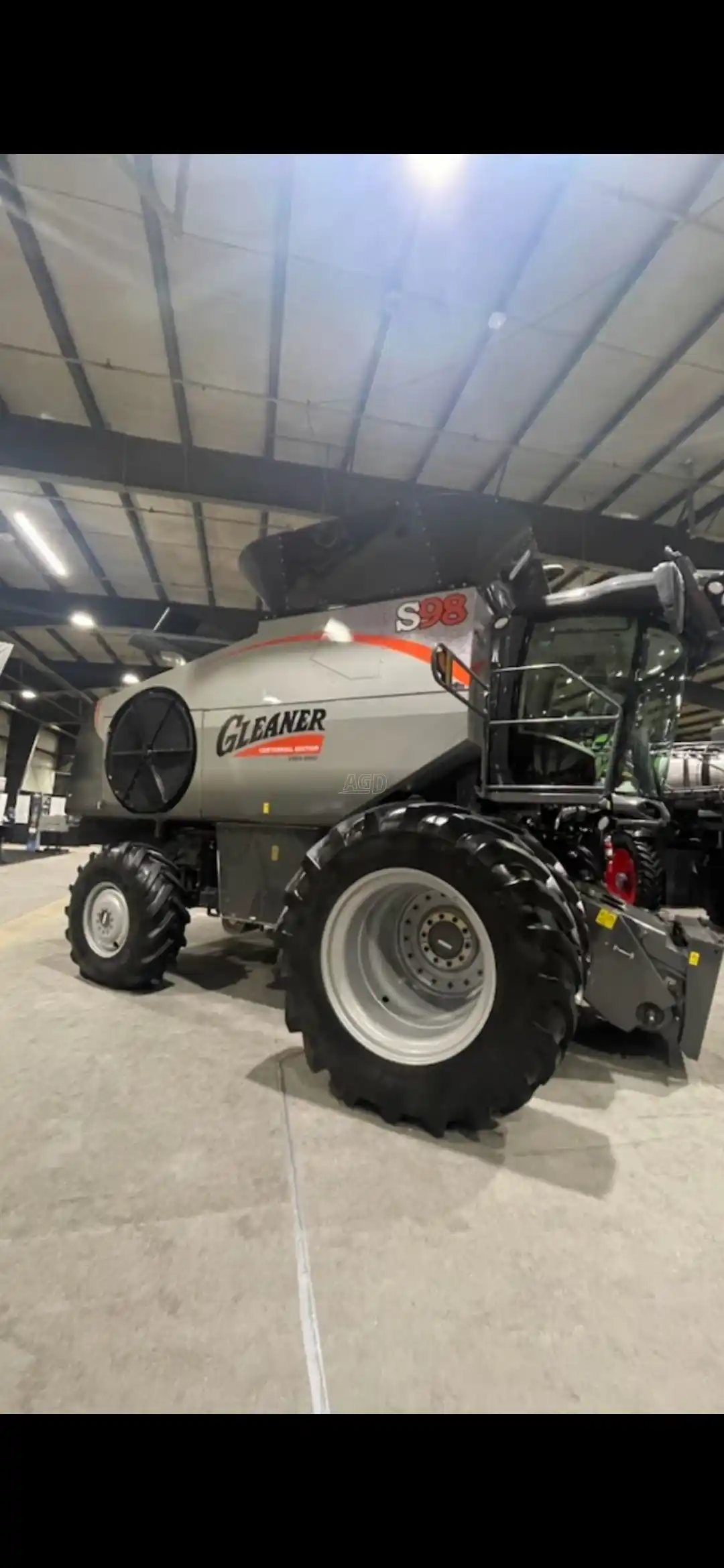 Gallery image 2 for New 2023 Gleaner S97 Combine