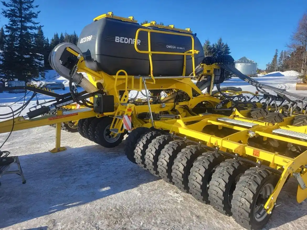 Gallery image 2 for Used 2023 Bednar OMEGA OO 6000FL Air Seeder