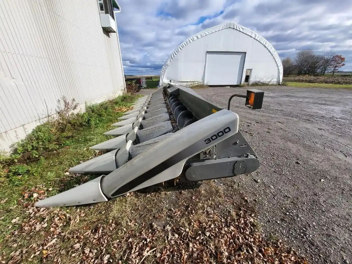Gallery image 2 for Used Gleaner 3000 Header - Row Crop