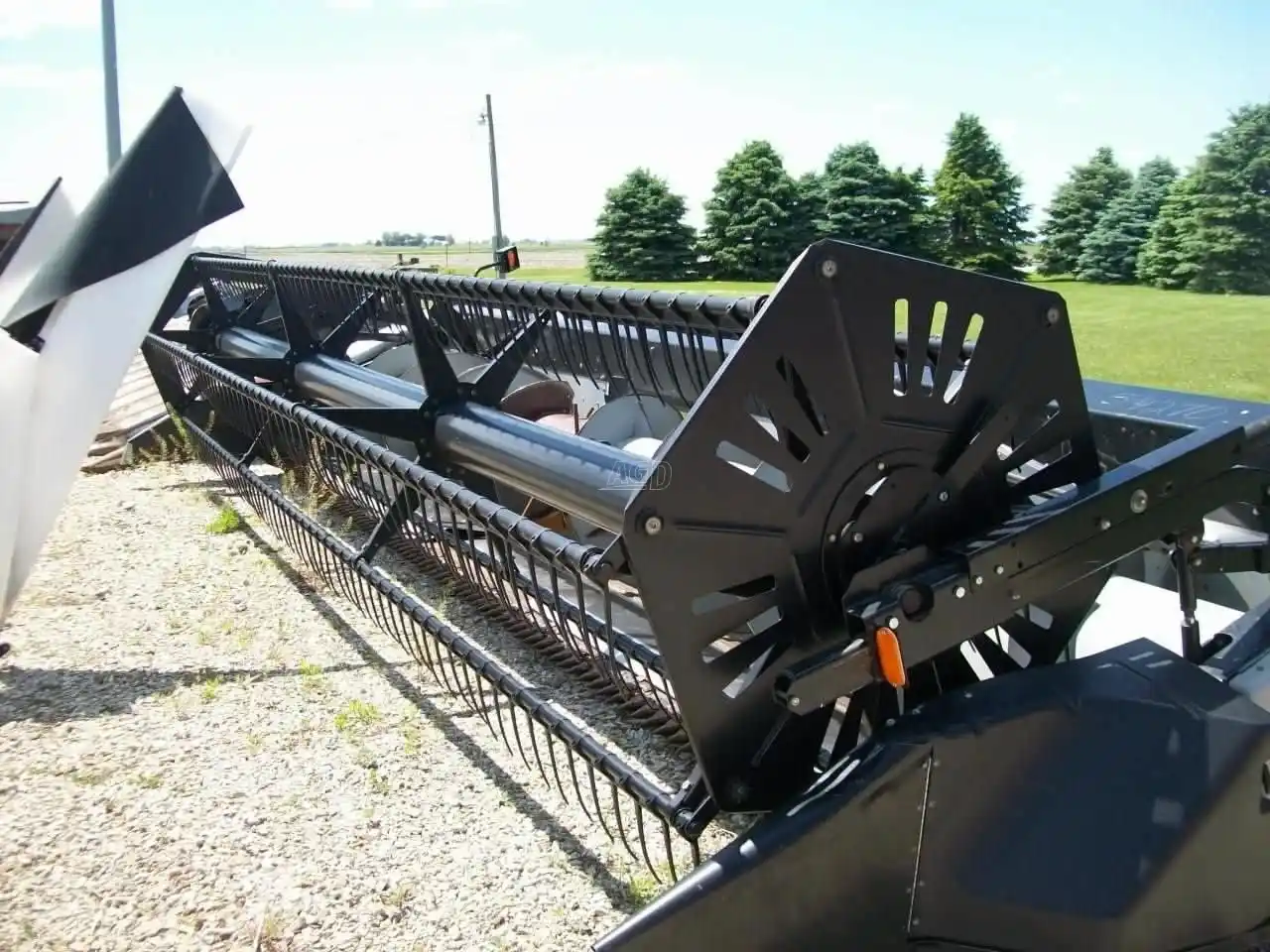 Photo de la Galerie 1 pour Usagé 2002 Agco 700 Header