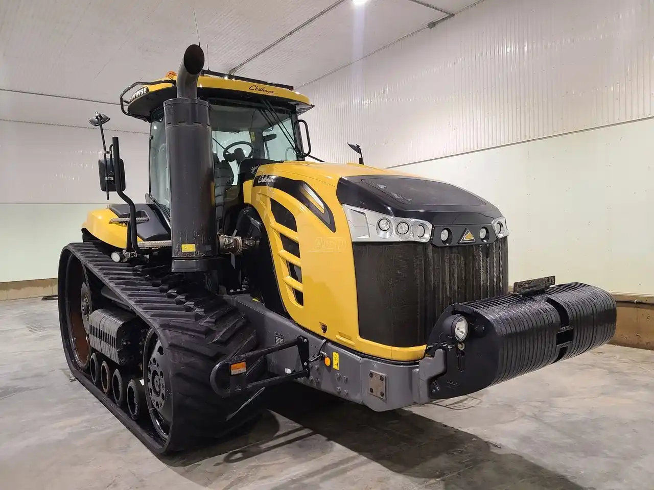 Gallery image 2 for Used 2018 Challenger MT875E Tractor