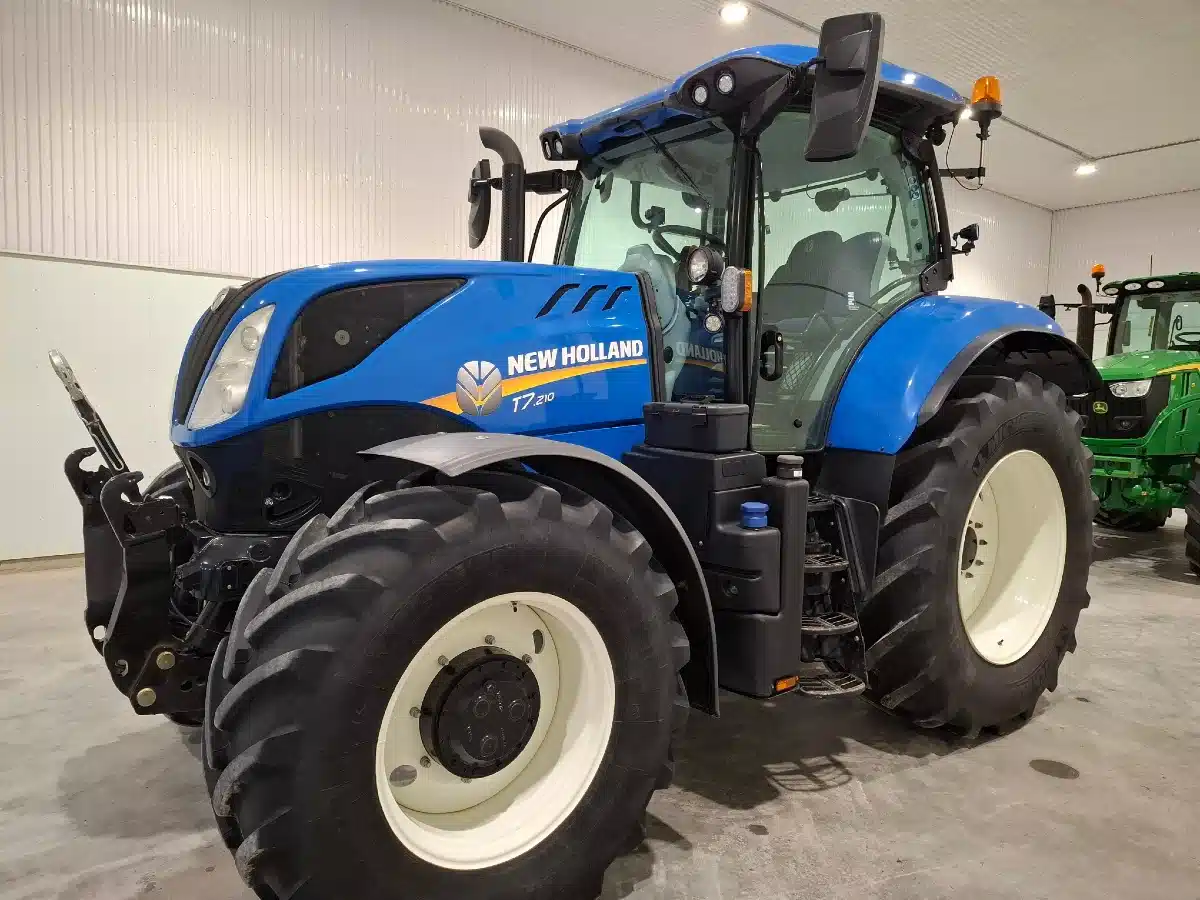 Gallery image 1 for Used 2022 New Holland T7.210 Tractor