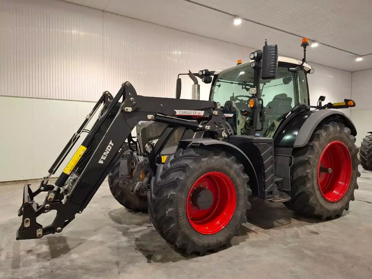 Gallery image 1 for Used 2022 Fendt 724 VARIO Tractor