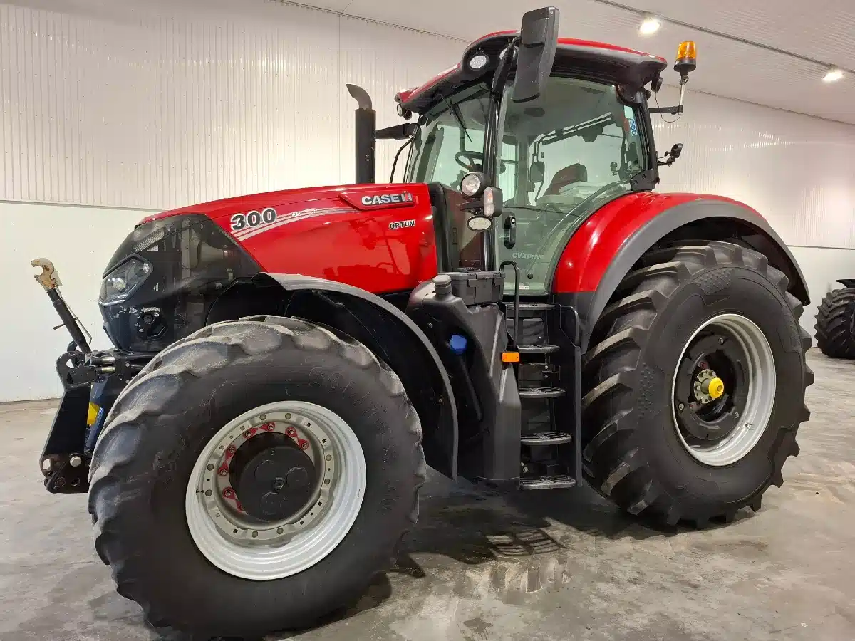 Gallery image 1 for Used 2020 Case IH Optum 300 CVT Tractor