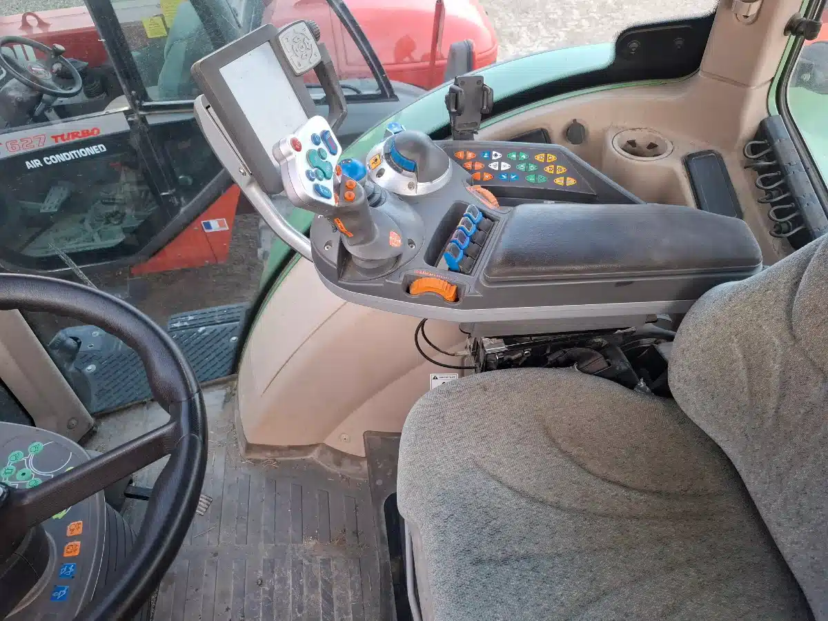 Gallery image 2 for 2014 Fendt 714 VARIO Tractor