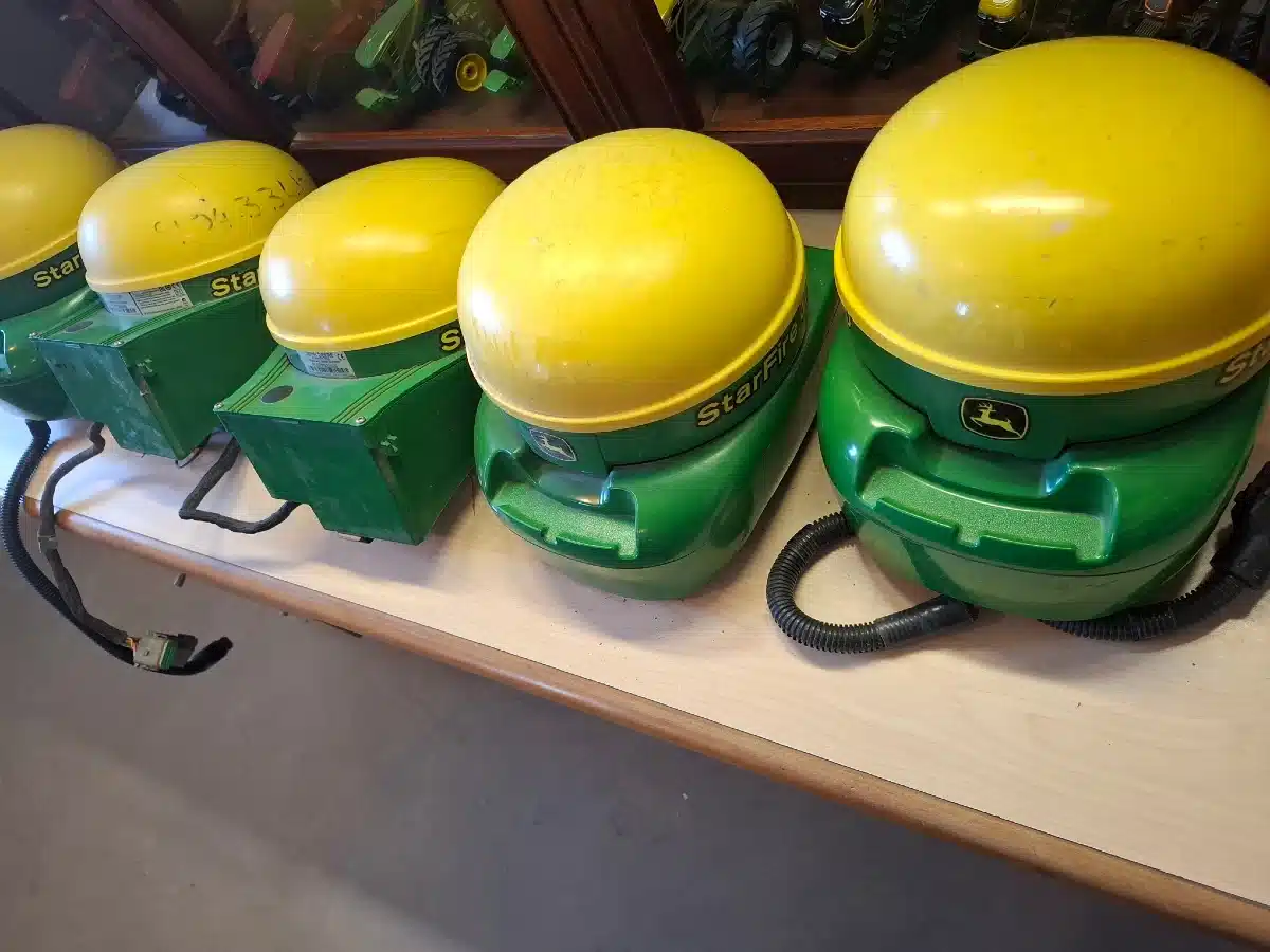 Gallery image 2 for Used John Deere 4640 Guidance System