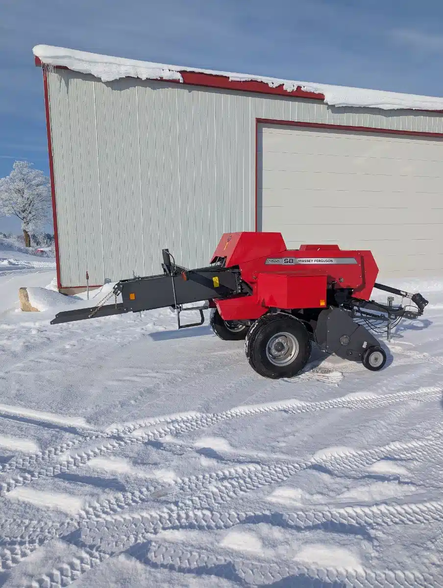 Gallery image 2 for 2025 Massey 1840 Square Baler - Small