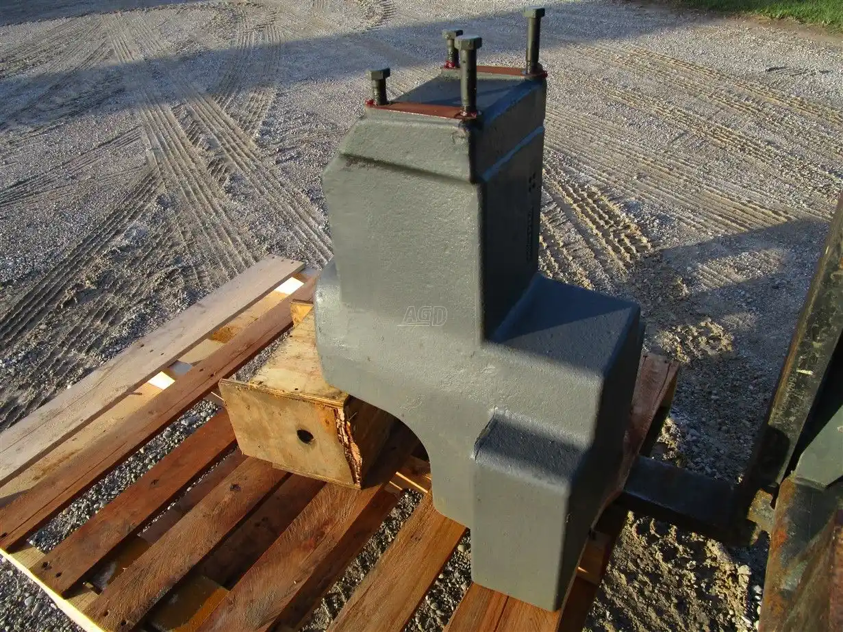 Gallery image 2 for Used 2014 Massey Ferguson 760LBS Weights
