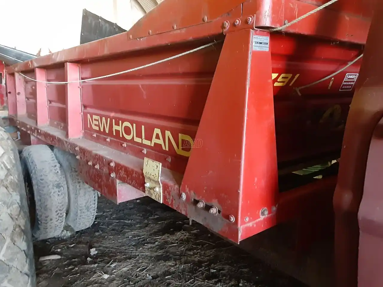 Gallery image 1 for Used New Holland 791 Manure Spreader