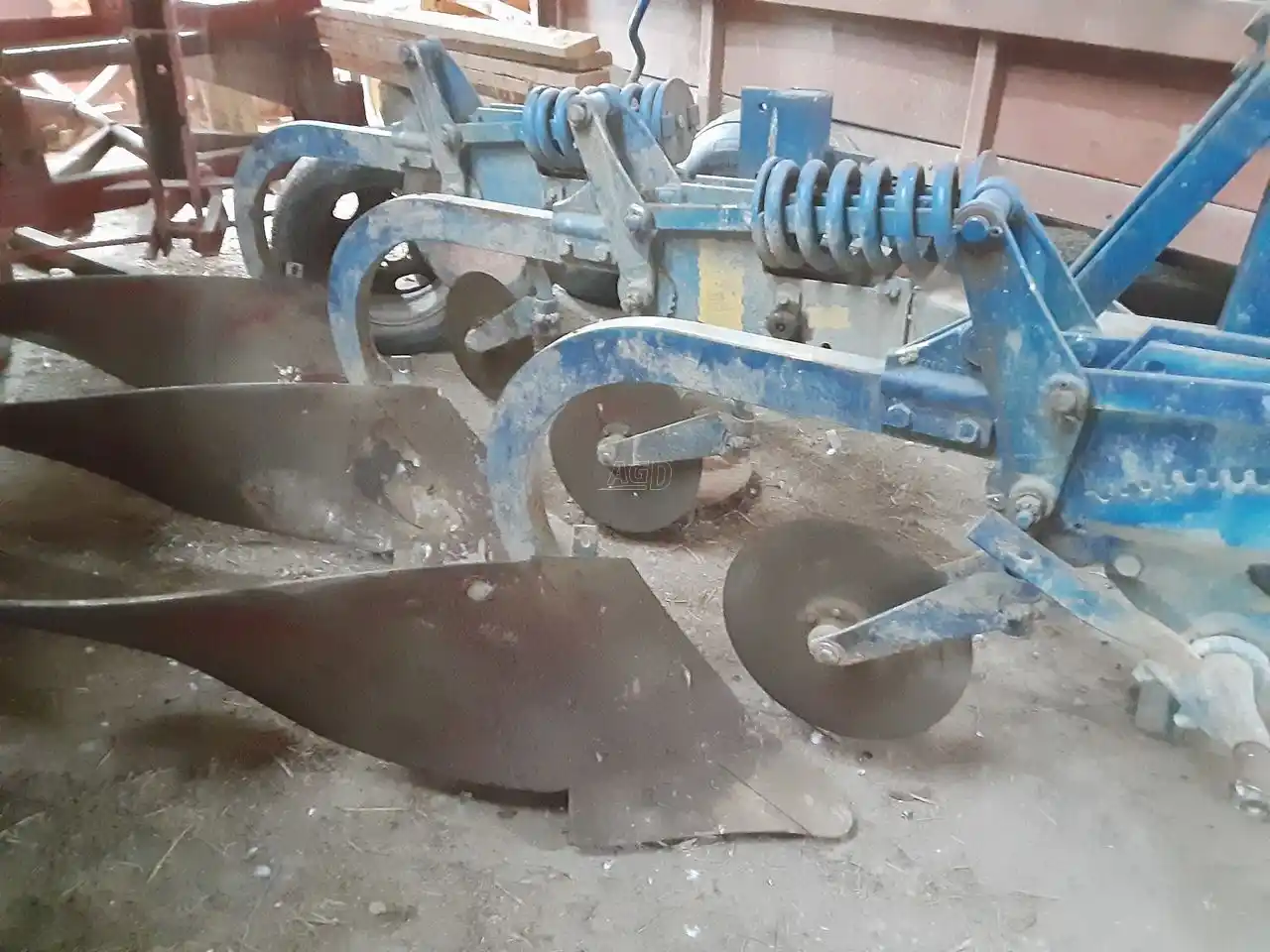 Gallery image 1 for Used Fiskars 3 versoirs Plow