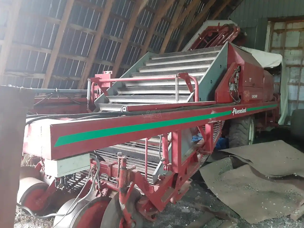 Gallery image 1 for Used Kverneland UN2400 Potato Harvester