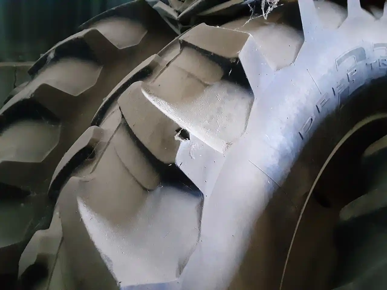 Gallery image 2 for Used Michelin 18.4x42 Tires & Rims