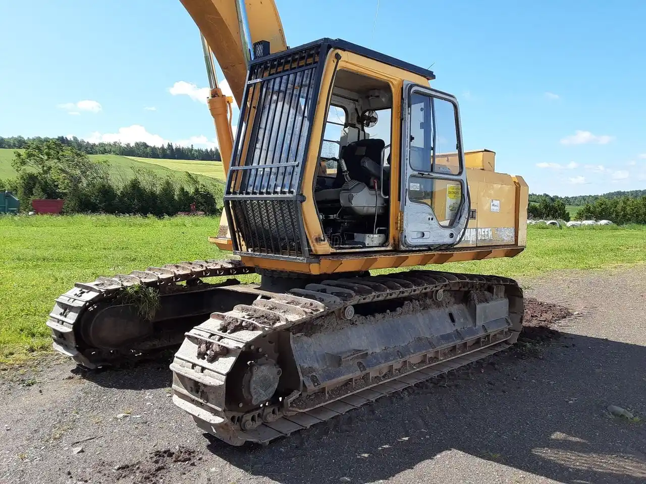 Gallery image 2 for Used John Deere 690E LC Excavator