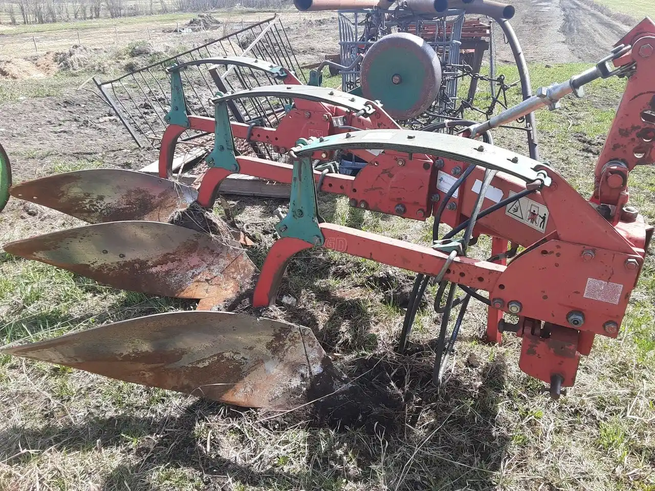 Gallery image 2 for Used Kverneland AB85 Plow