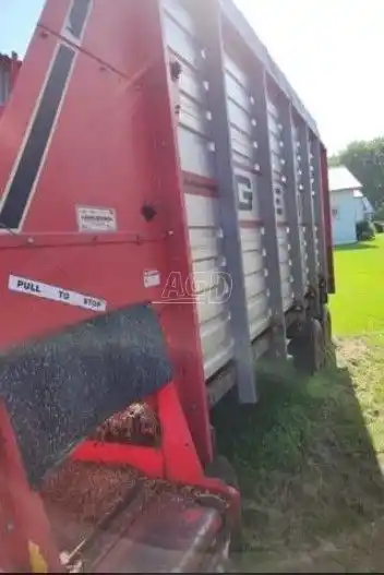 Gallery image 1 for Used Gehl 970 Forage Box