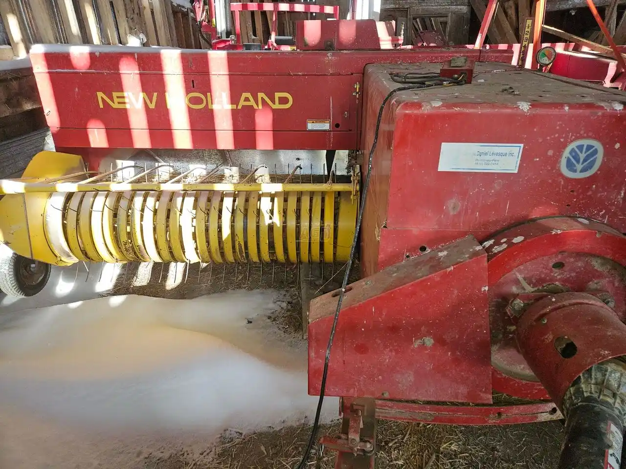 Gallery image 1 for Used New Holland 570 Square Baler - Small