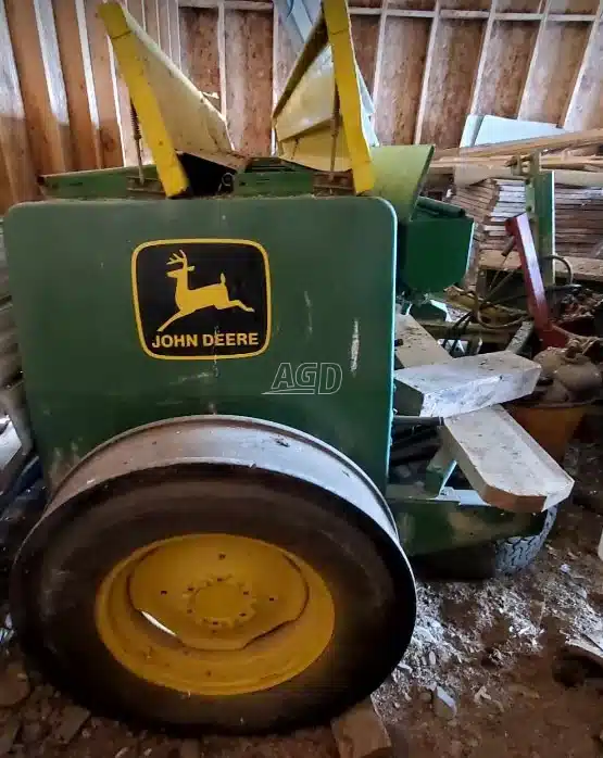 Gallery image 1 for Used John Deere 8300 Drill