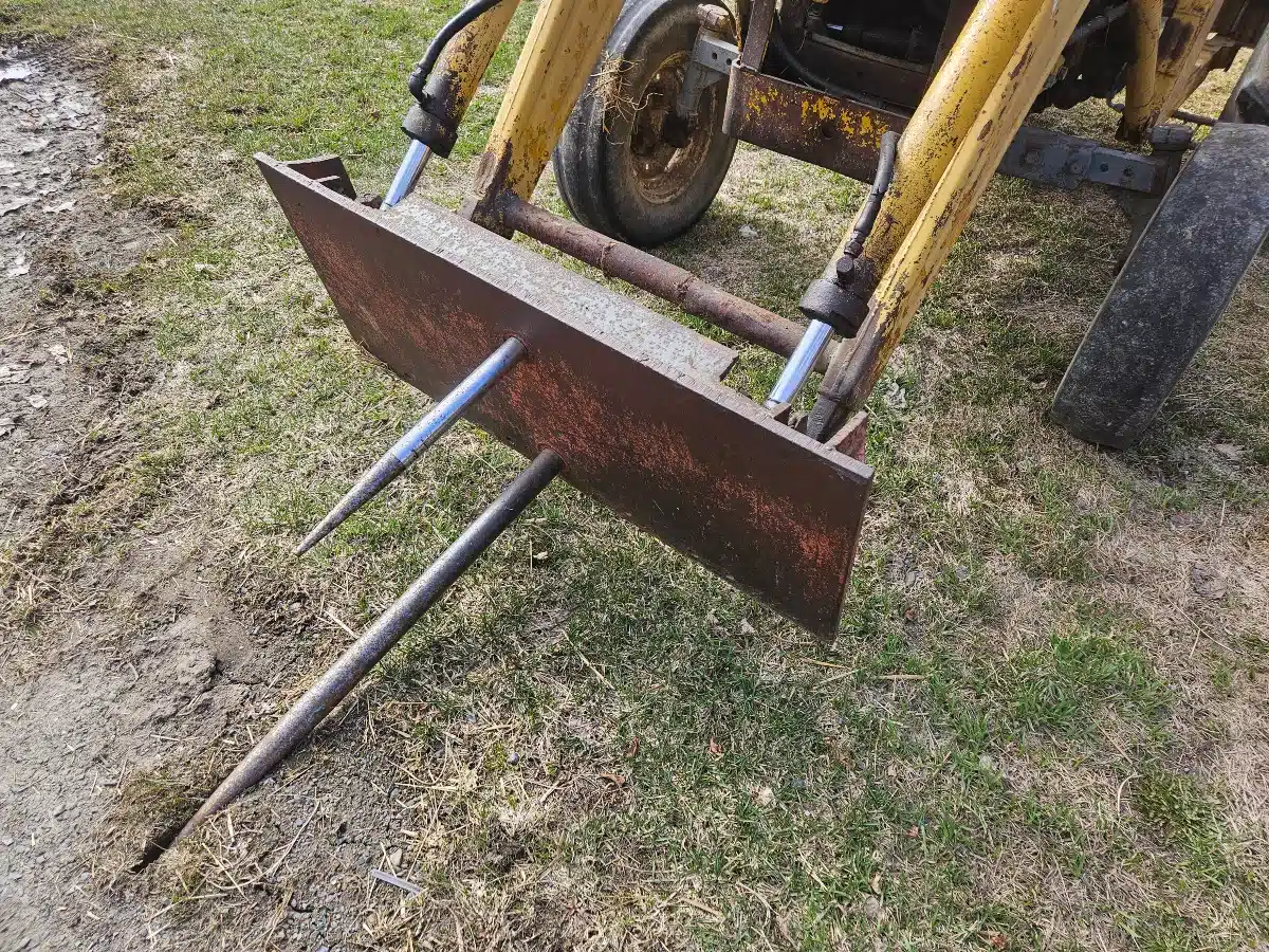 Gallery image 2 for Used 1972 Massey Ferguson 165 Tractor