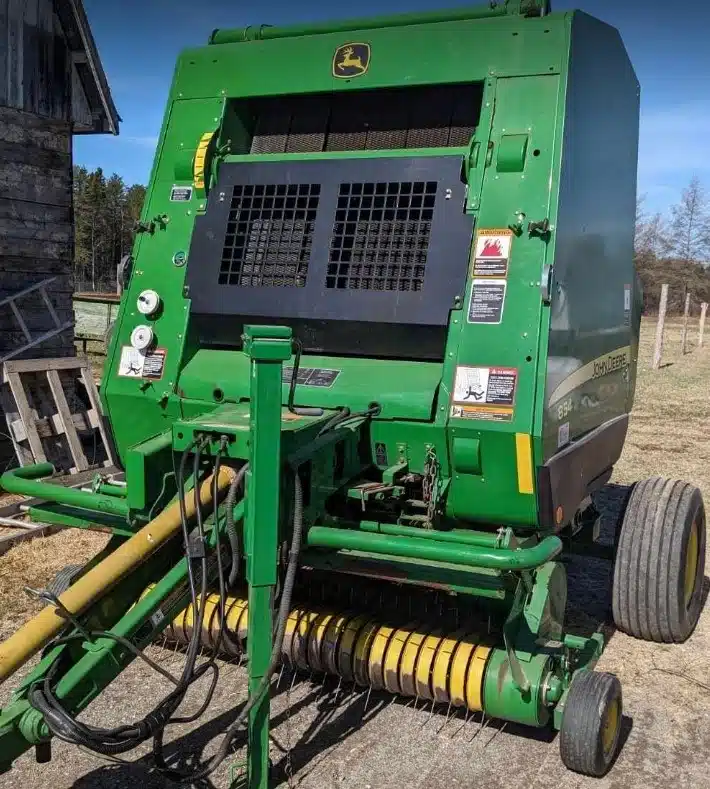 Gallery image 2 for Used John Deere 854 SE Round Baler