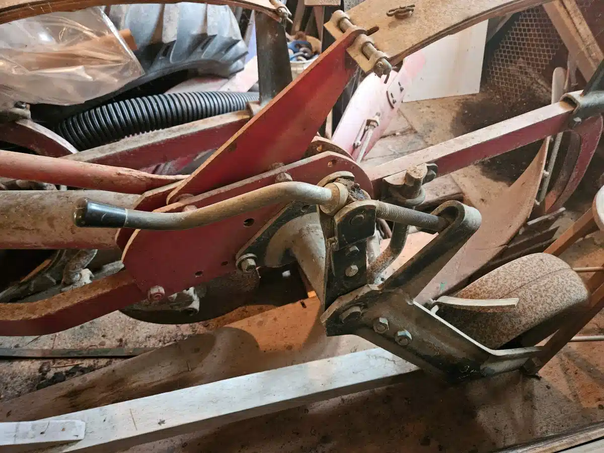 Gallery image 1 for Used Kverneland 3FT Plow