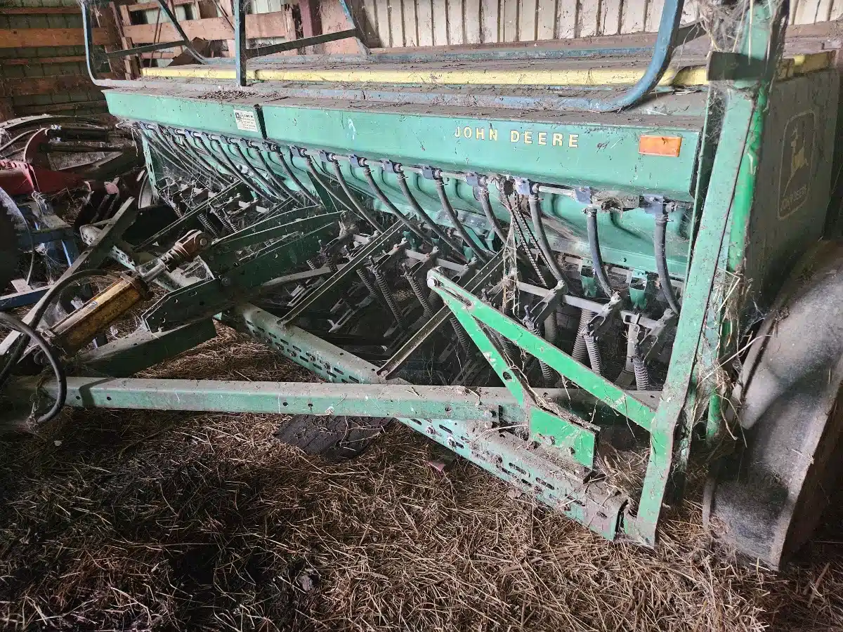 Gallery image 1 for Used John Deere 8300 Drill