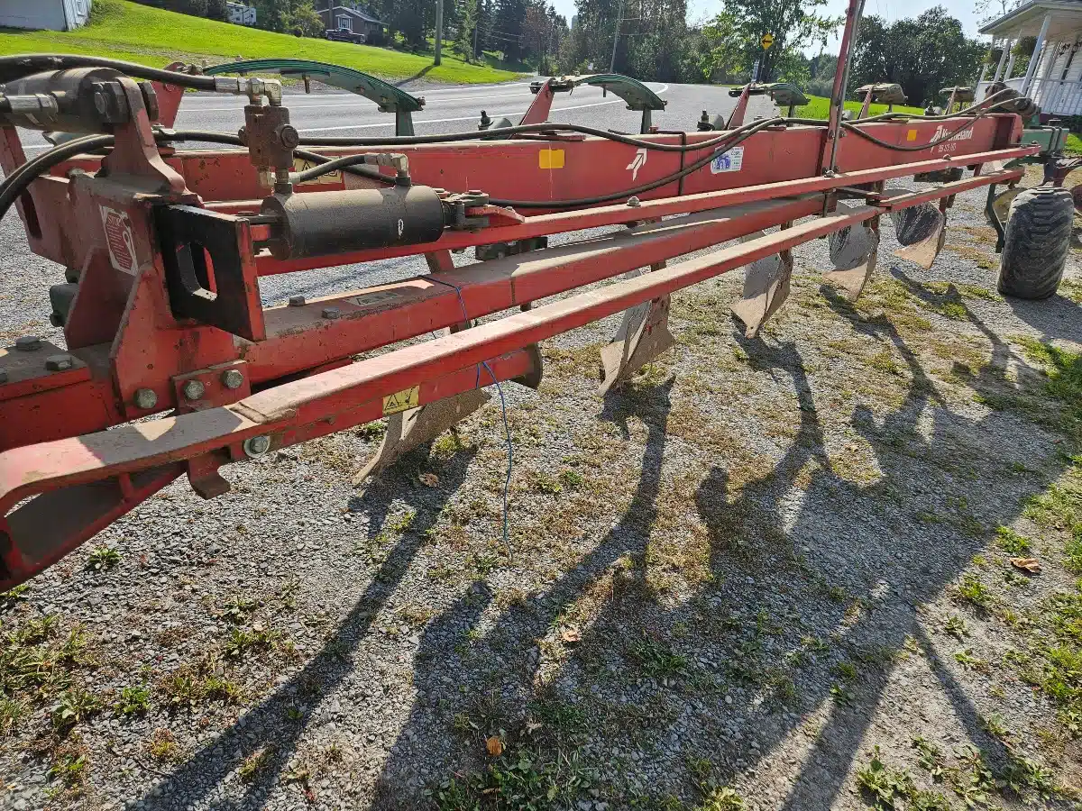 Gallery image 1 for Used Kverneland BB115 Plow
