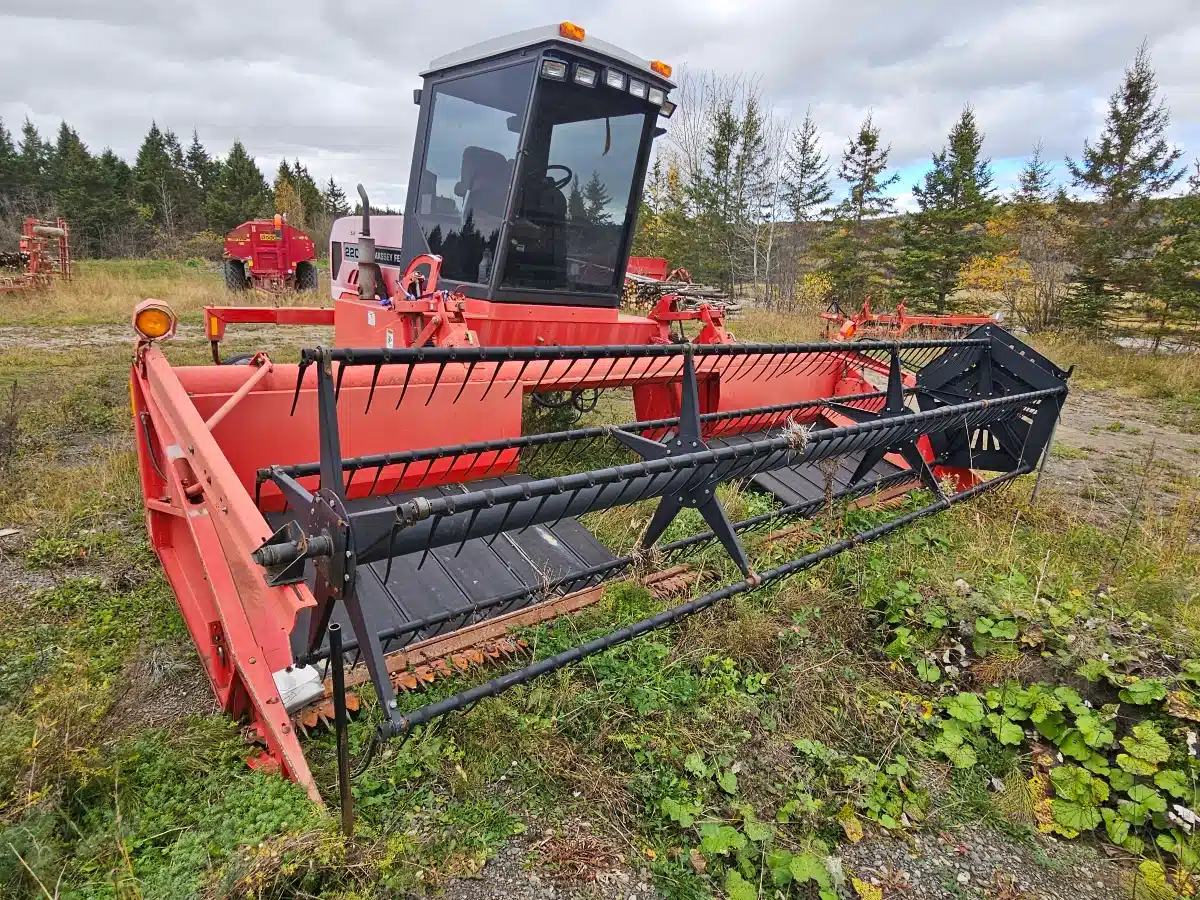 Gallery image 1 for Used Massey Ferguson 220 Windrower