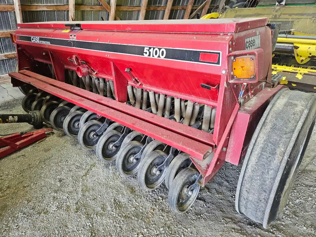 Gallery image 2 for Used Case IH 5100 Drill