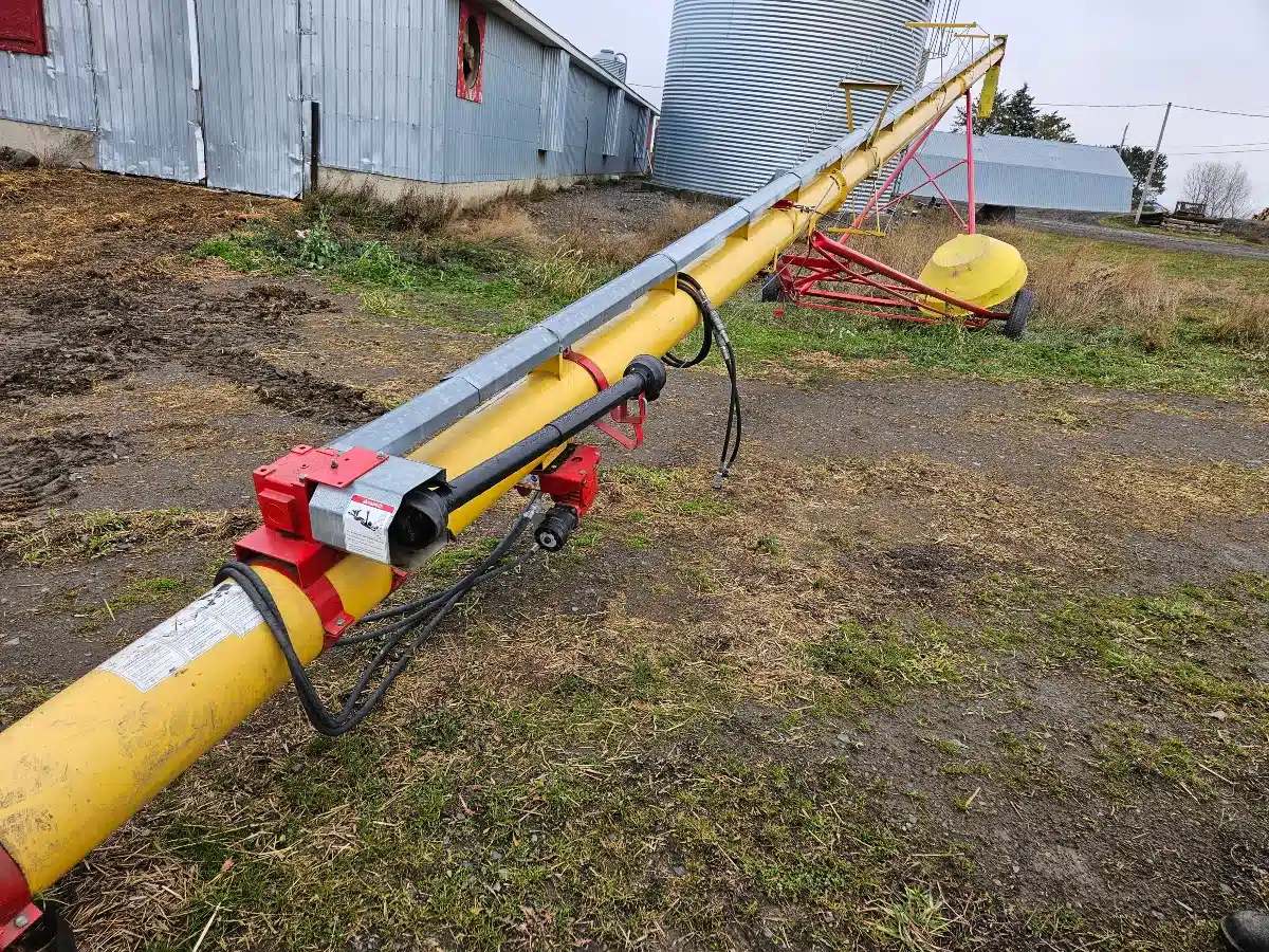Gallery image 2 for Used Westfield WR 100-71 Grain Auger