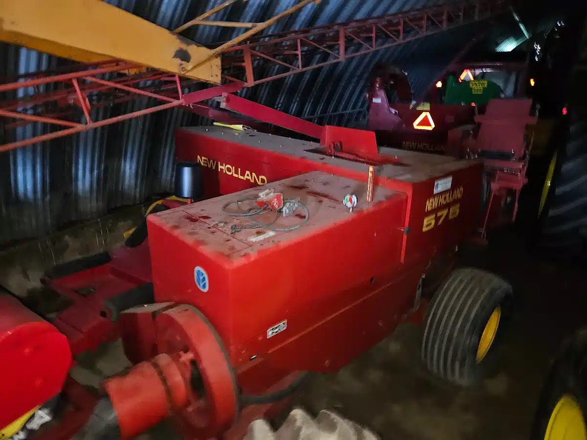 Gallery image 2 for Used New Holland 575 Square Baler - Small