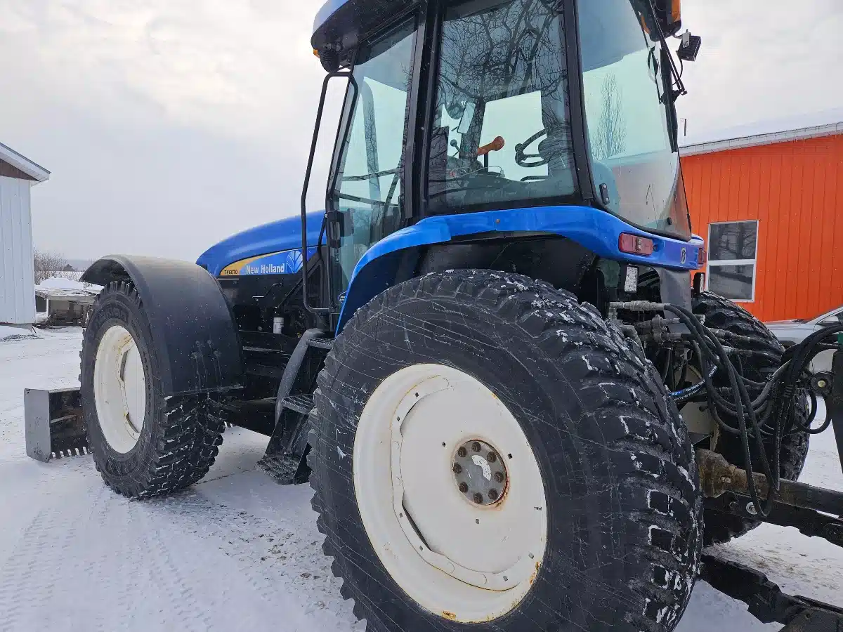 Gallery image 2 for Used 2013 New Holland TV6070 Tractor