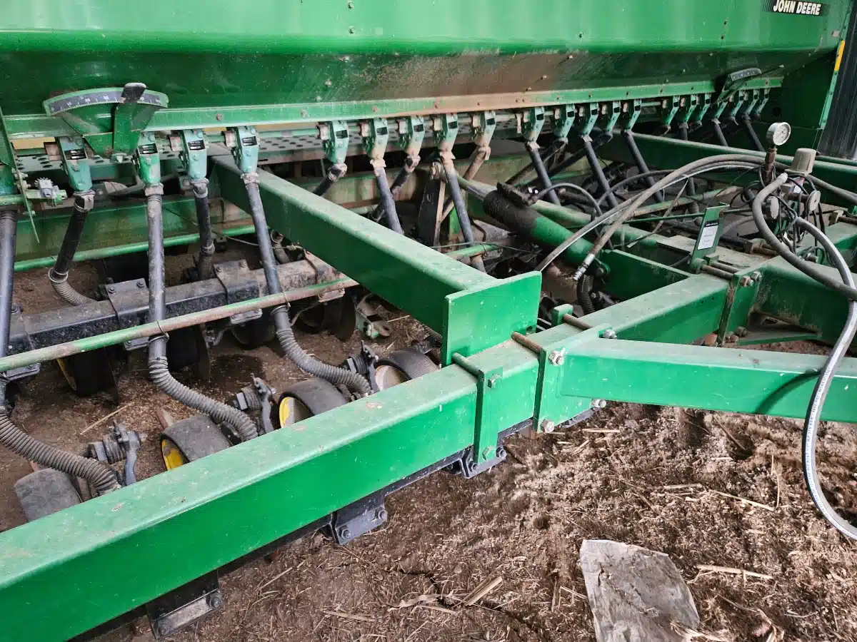 Gallery image 2 for Used John Deere 750 Planter - No Till