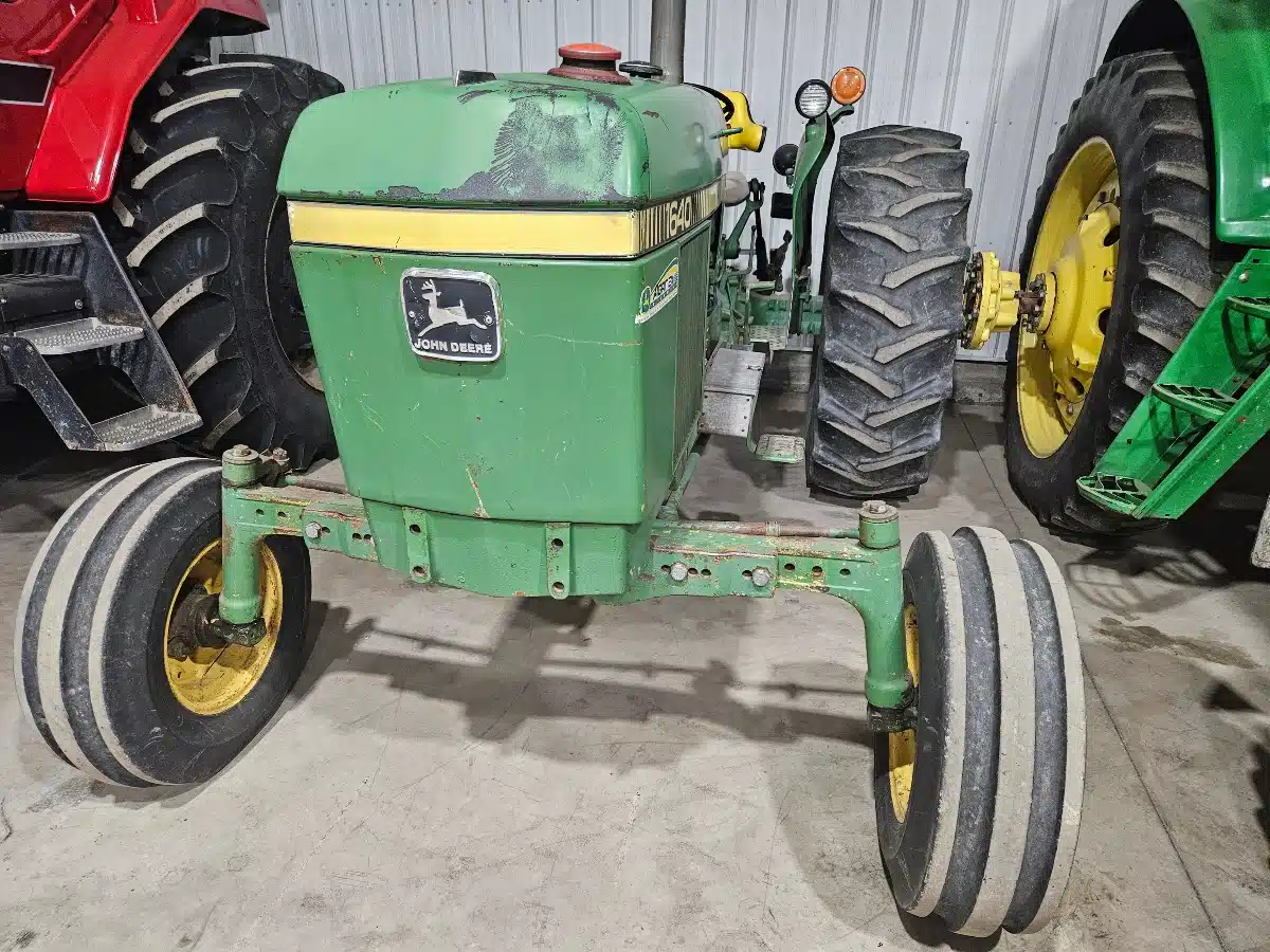 Gallery image 2 for Used John Deere 1640 Tractor