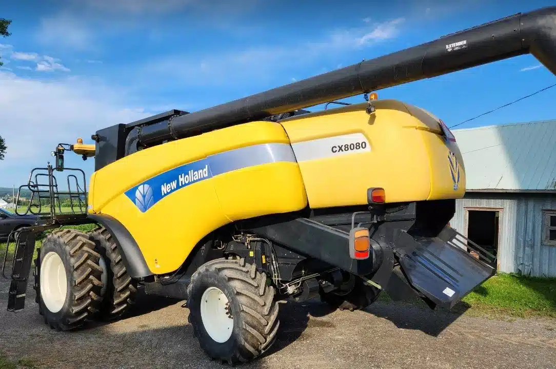 Gallery image 2 for Used 2008 New Holland CX8080 Combine
