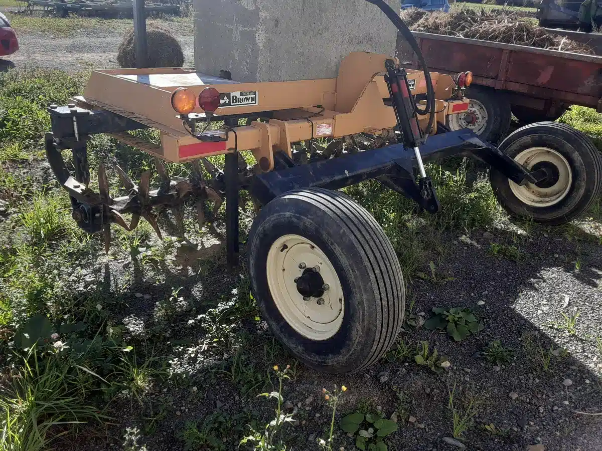 Gallery image 2 for Used Brown 10 pieds Aerator