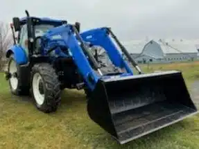 Gallery image 2 for Used 2002 New Holland T7.230 AUTO COMMAND Tractor