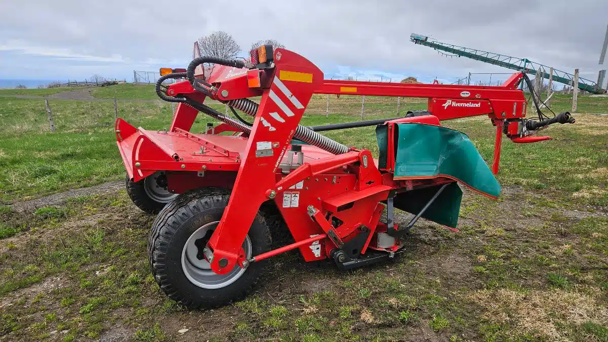 Gallery image 2 for Used 2022 Kverneland 4332 LT Disc Mower Conditioner