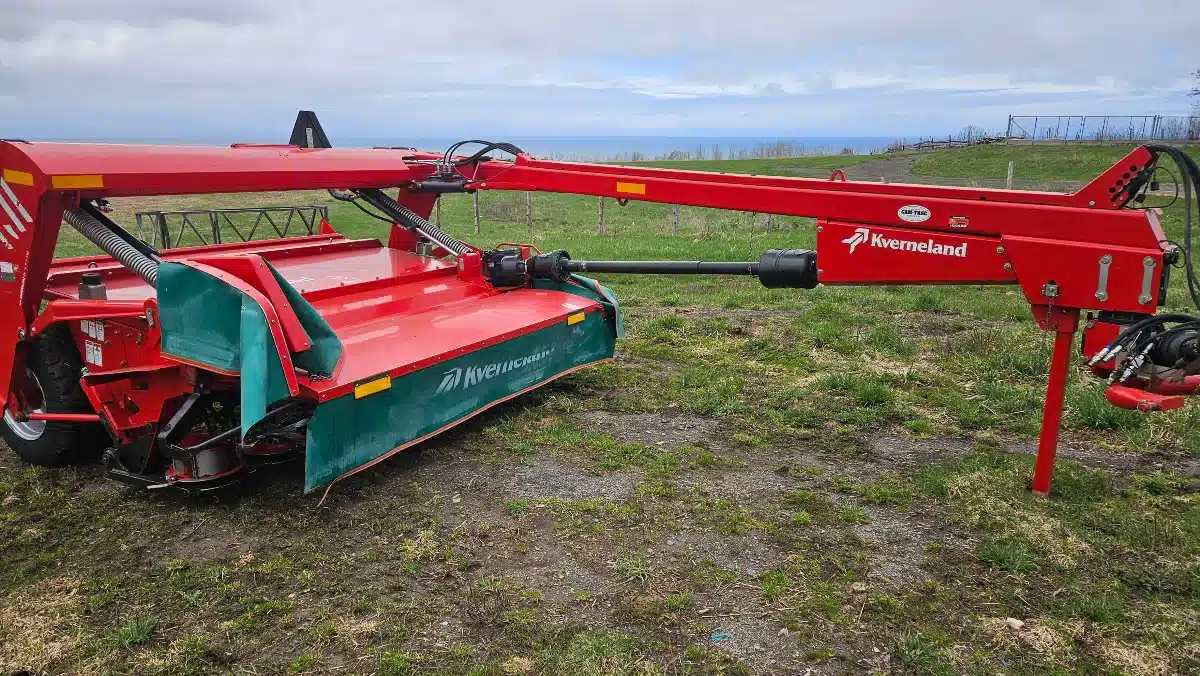 Gallery image 1 for Used 2022 Kverneland 4332 LT Disc Mower Conditioner
