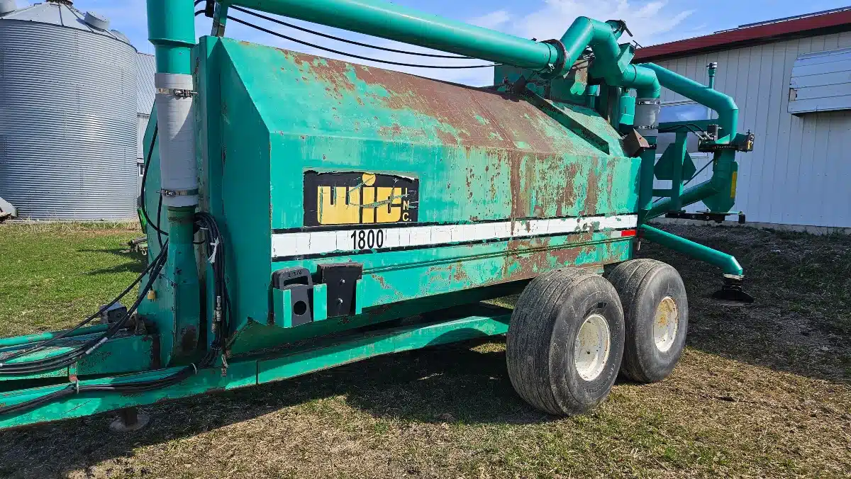 Gallery image 2 for Used WIC 1800 Manure Spreader Liquid