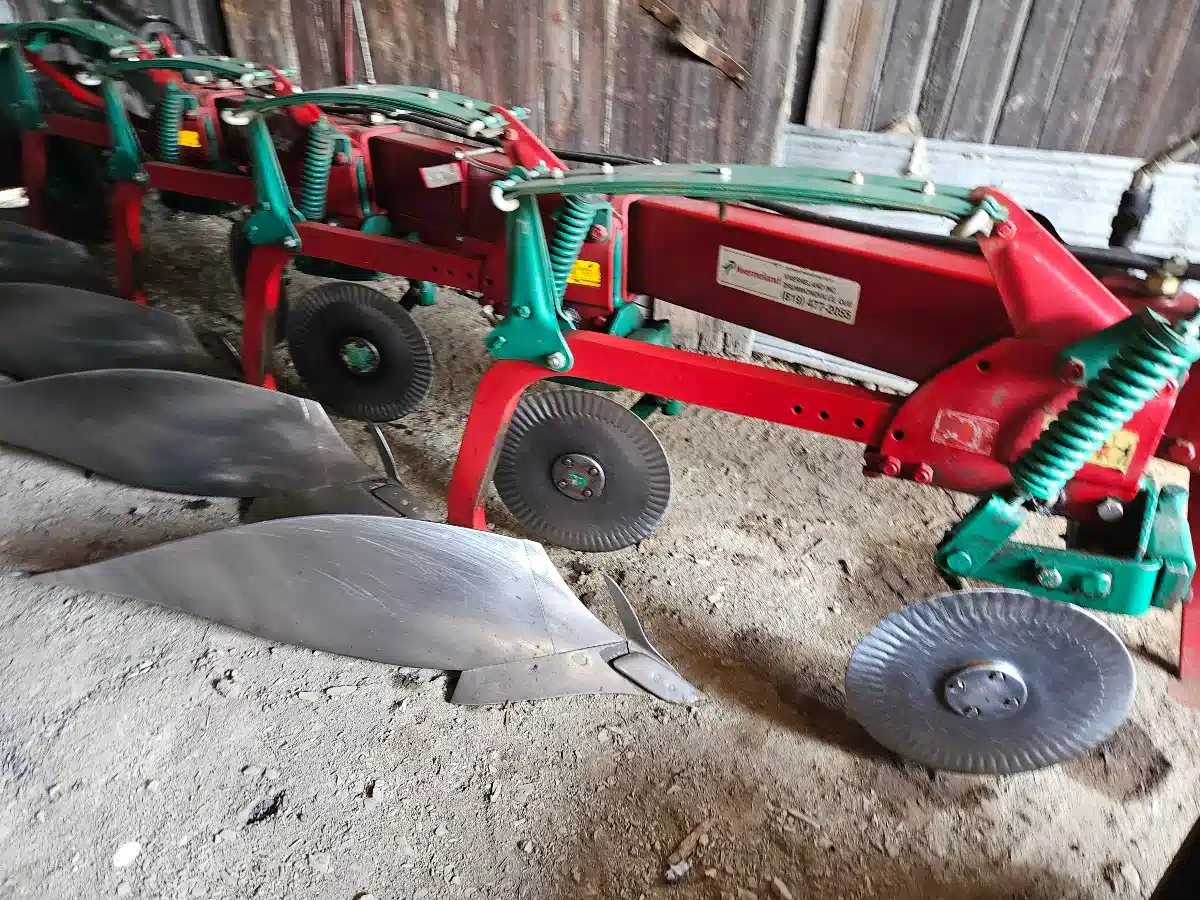 Gallery image 1 for Used Kverneland BB100 Plow