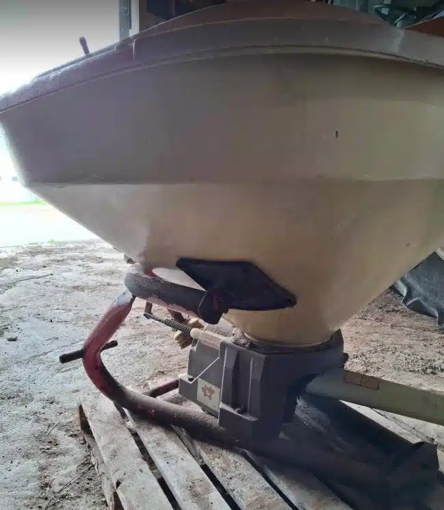 Gallery image 2 for Used Vicon 3 points Spreader - Fertilizer