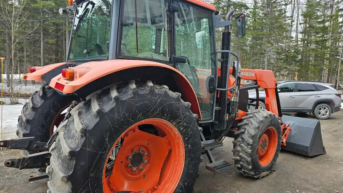 Gallery image 2 for Used 2011 Kubota M100X Tractor