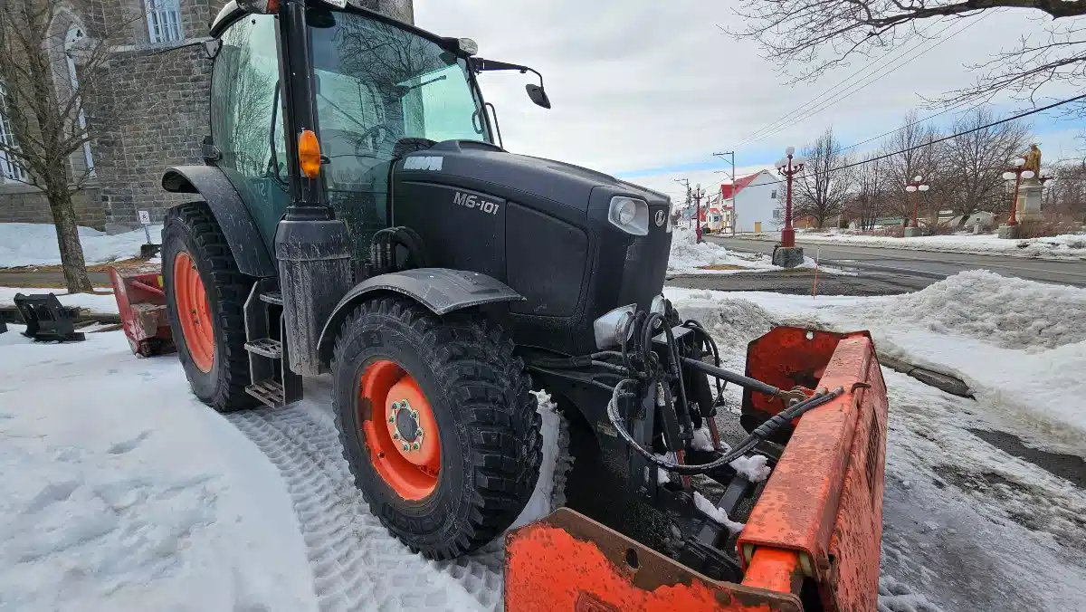 Gallery image 1 for Used 2019 Kubota M6-101 Tractor