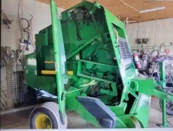 Gallery image 1 for Used 2009 John Deere 582 Round Baler