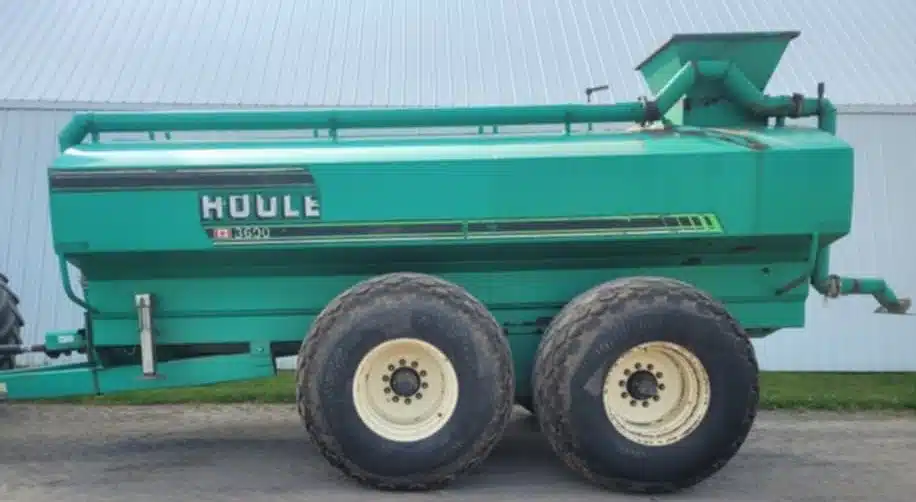 Gallery image 1 for Used Houle 3600 Manure Spreader Liquid