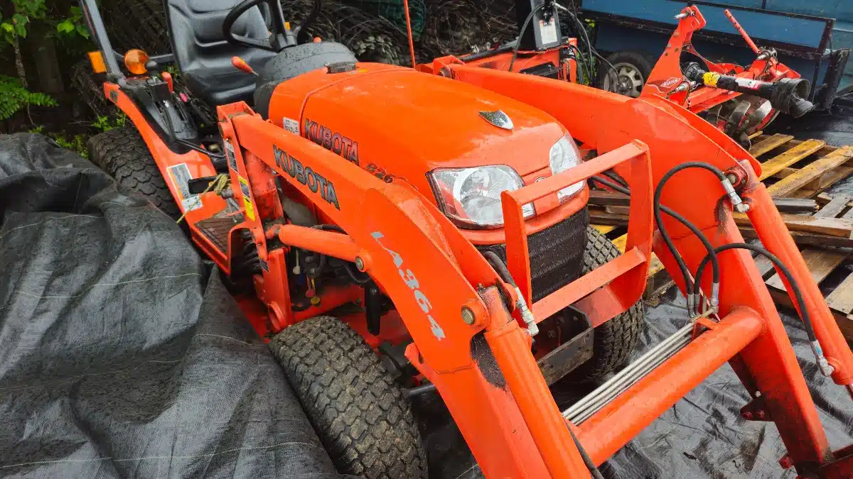 Gallery image 2 for Used 2008 Kubota B2620HSD Tractor