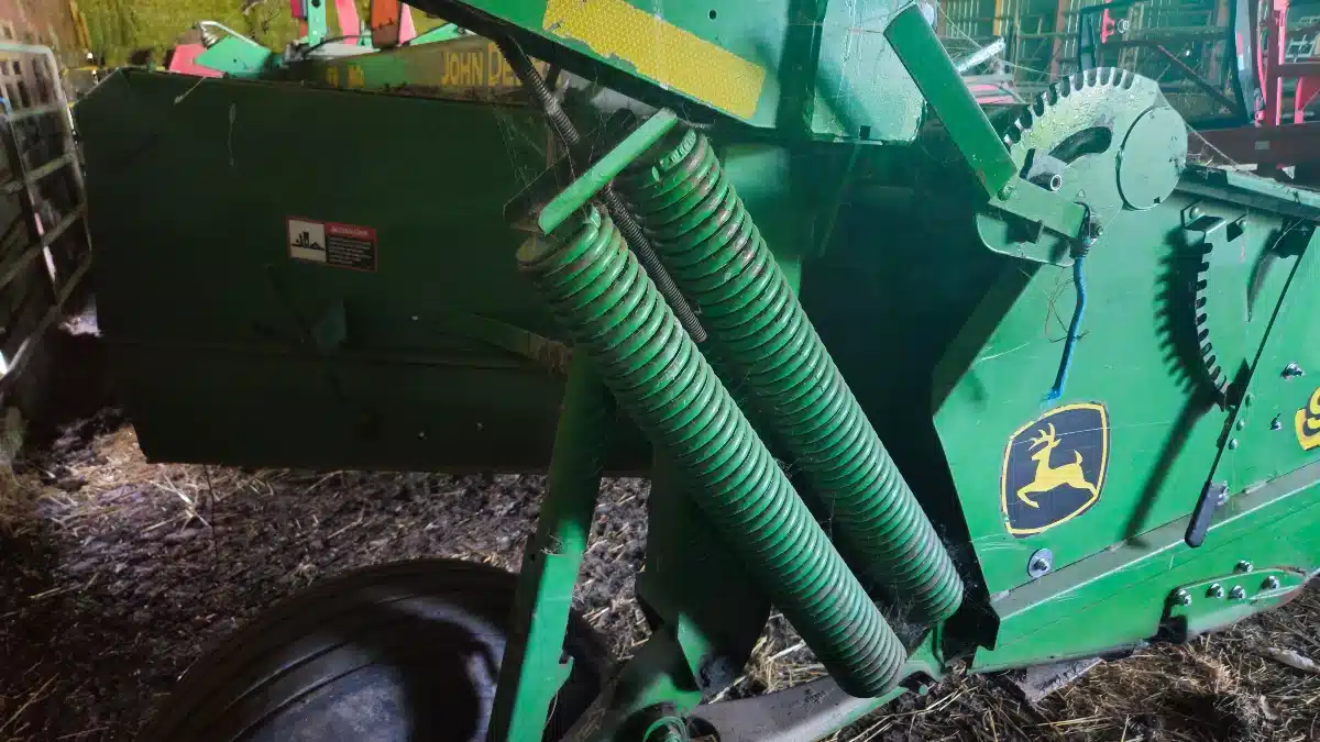 Gallery image 2 for Used John Deere 936 Mower Conditioner