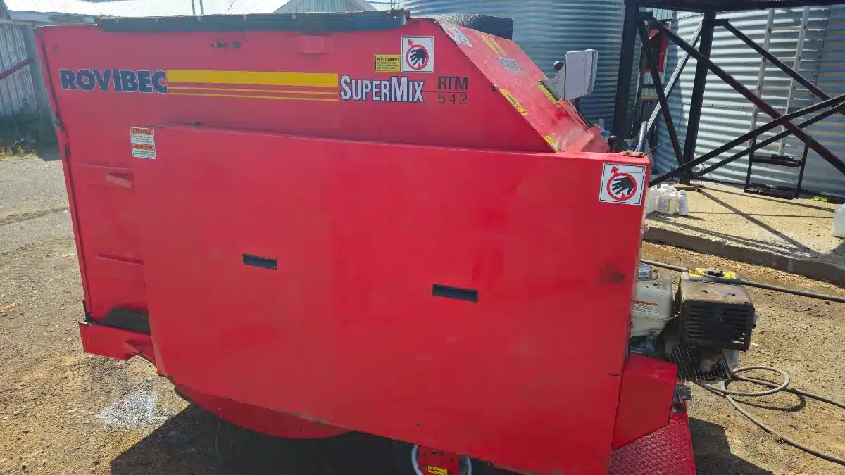 Gallery image 2 for Used 2019 Rovibec SuperMix 542 Silage Wagon